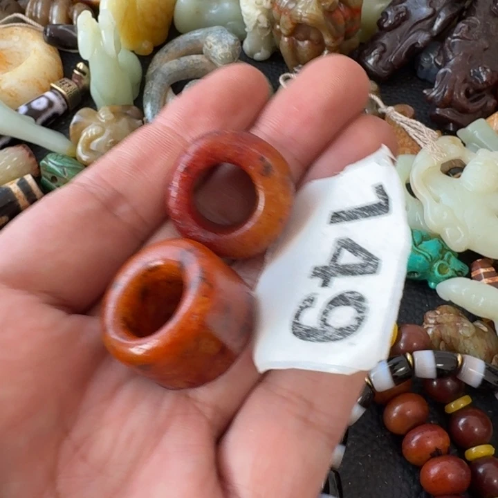 刘***博和田玉未镶嵌颈饰