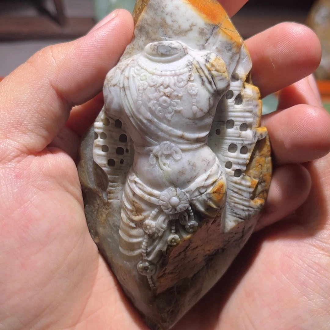 圣***尊和田玉未镶嵌挂件