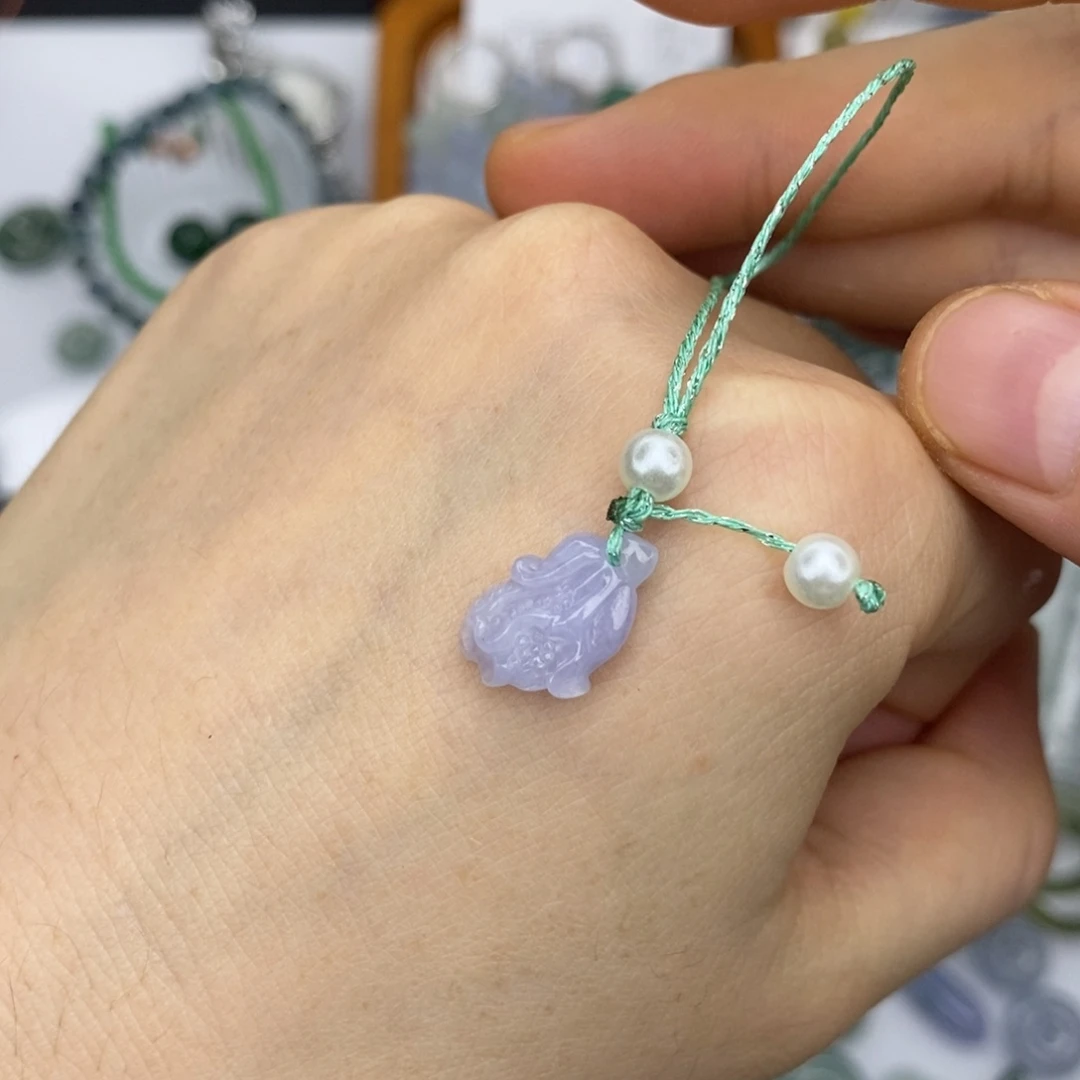 翡翠未镶嵌颈饰紫白菜