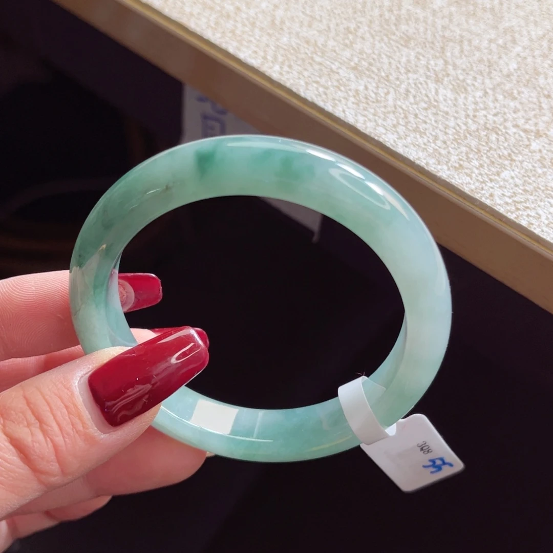 翡翠手镯未镶嵌手镯