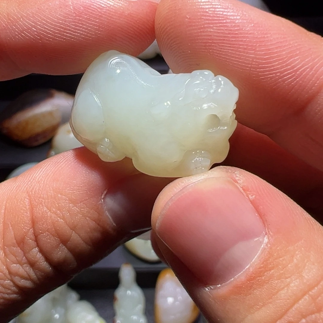 和田玉未镶嵌挂件