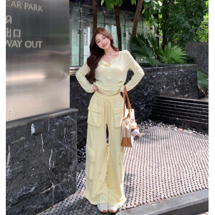 宽松黄色气质长袖T恤上衣女秋季休闲套装设计感阔腿工装裤两件套