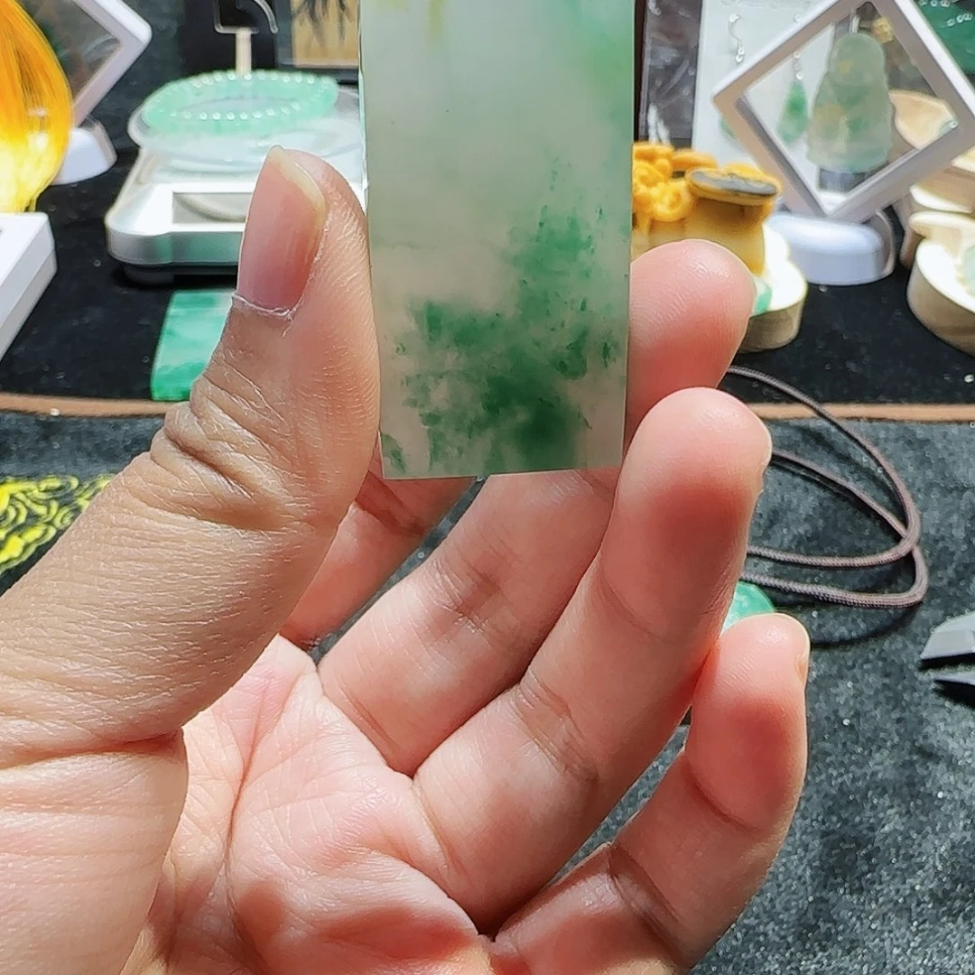 石英质玉颈饰未镶嵌卡****