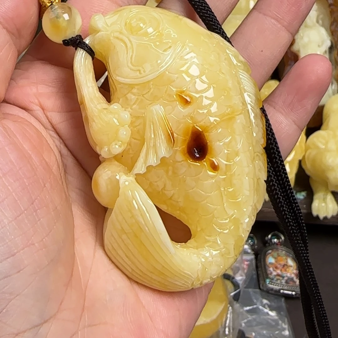 蜜蜡未镶嵌珠宝奇石