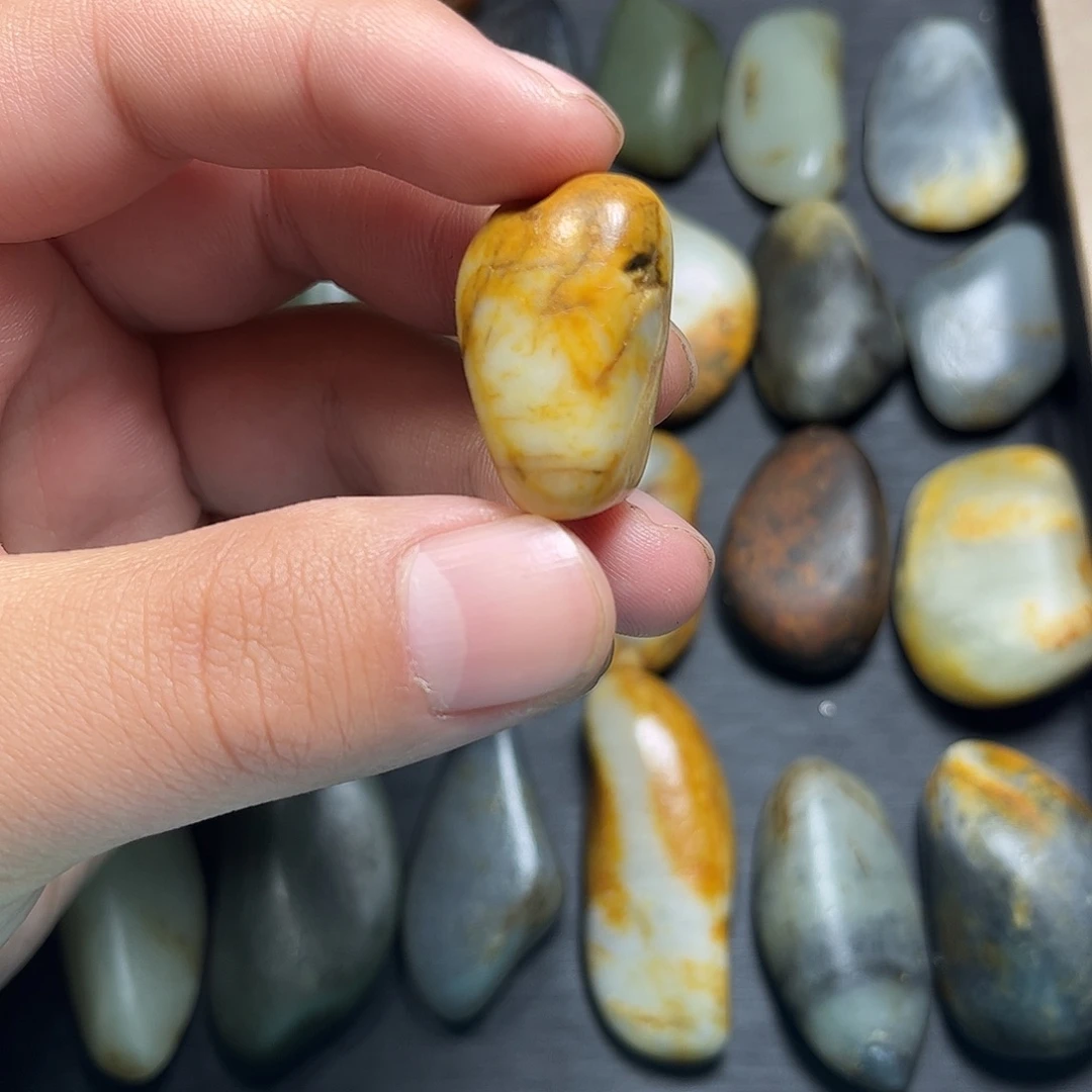 和田玉未镶嵌珠宝奇石