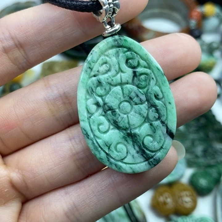 颈饰未镶嵌翡翠吊坠