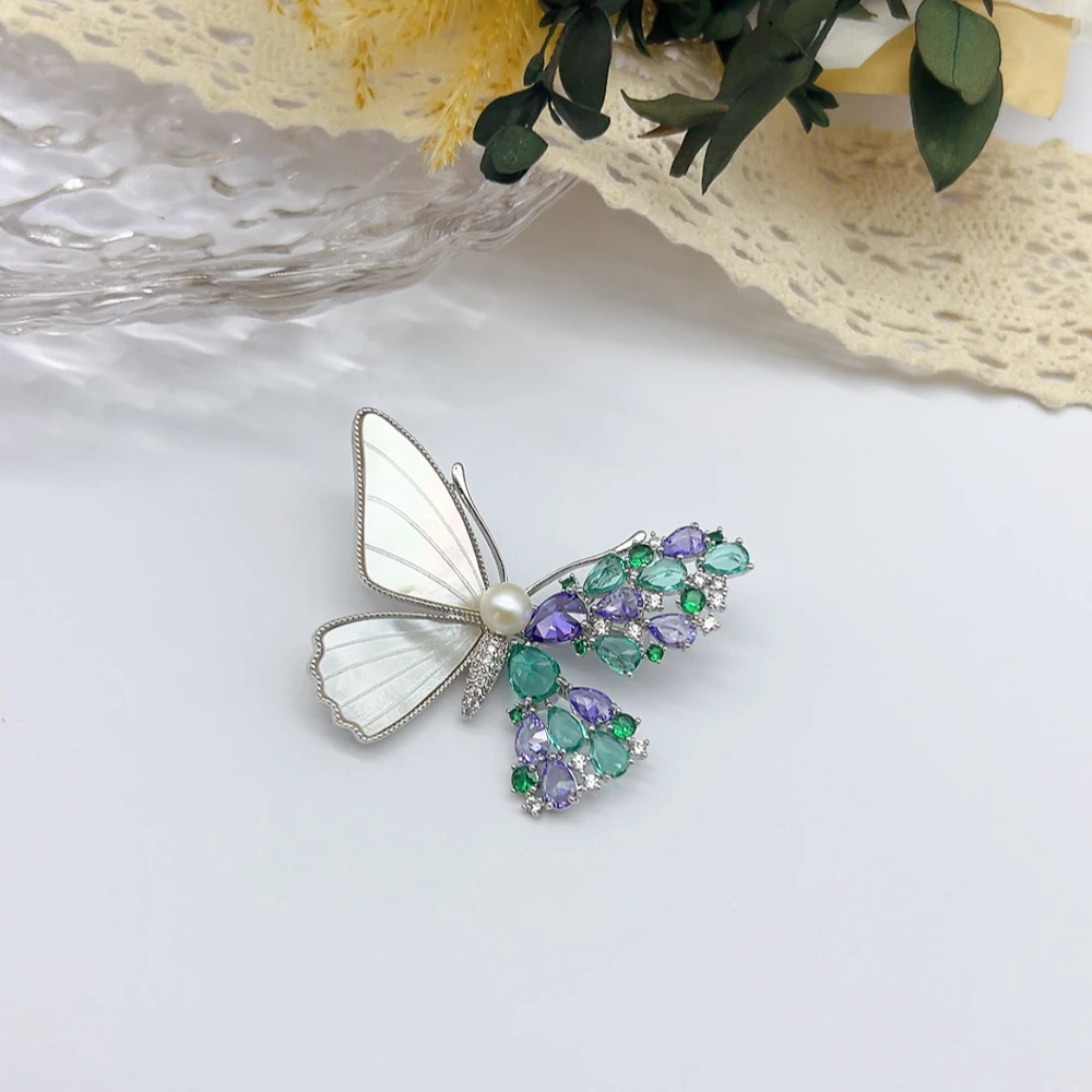 铜合金仿水晶胸针 03199 好啊商店 重工水J蝴蝶胸针