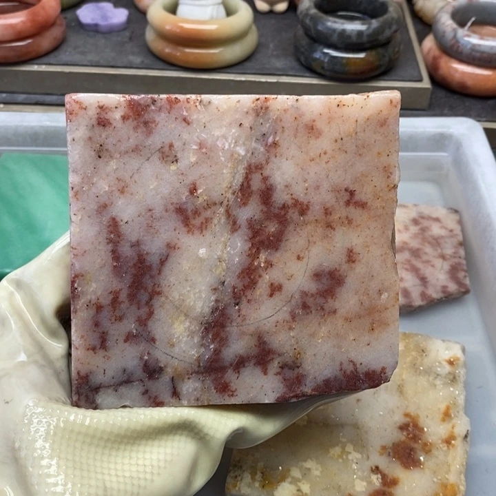 石英质玉未镶嵌私人定制无裂不退换踏雪定制无裂不退换