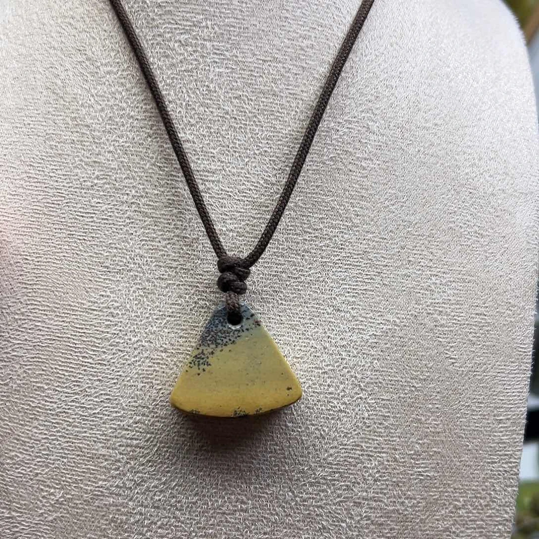 岫岩河磨玉（透闪石质玉）未镶嵌颈饰河磨玉挂坠