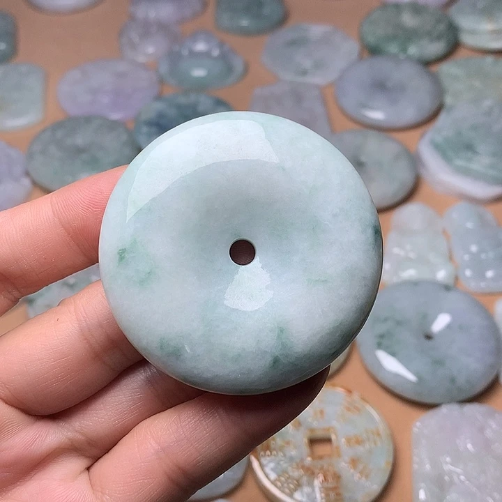 海***川翡翠未镶嵌颈饰平安扣