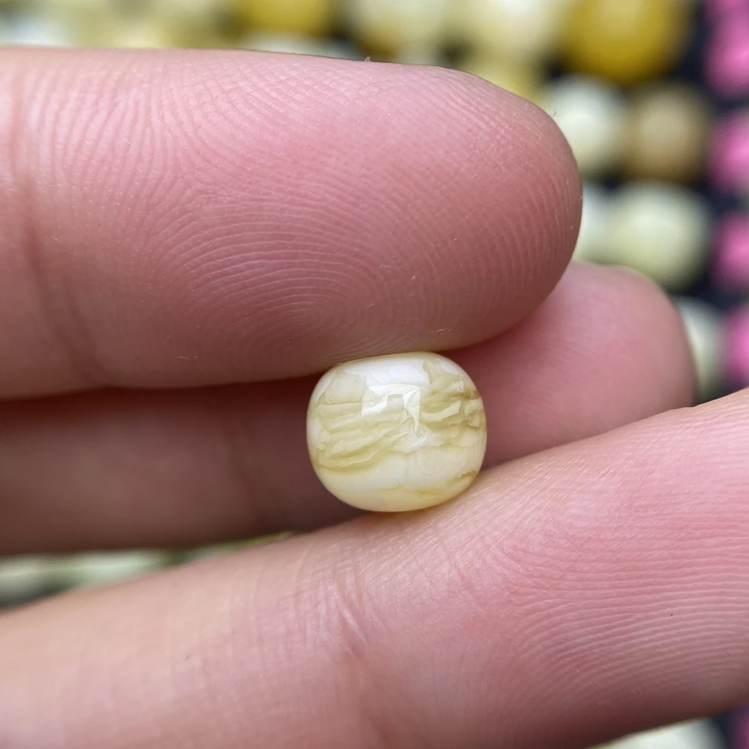 蜜蜡千层虎皮老型配饰8.5×7.4mm，满花返色更好看，仅一颗，支持复检