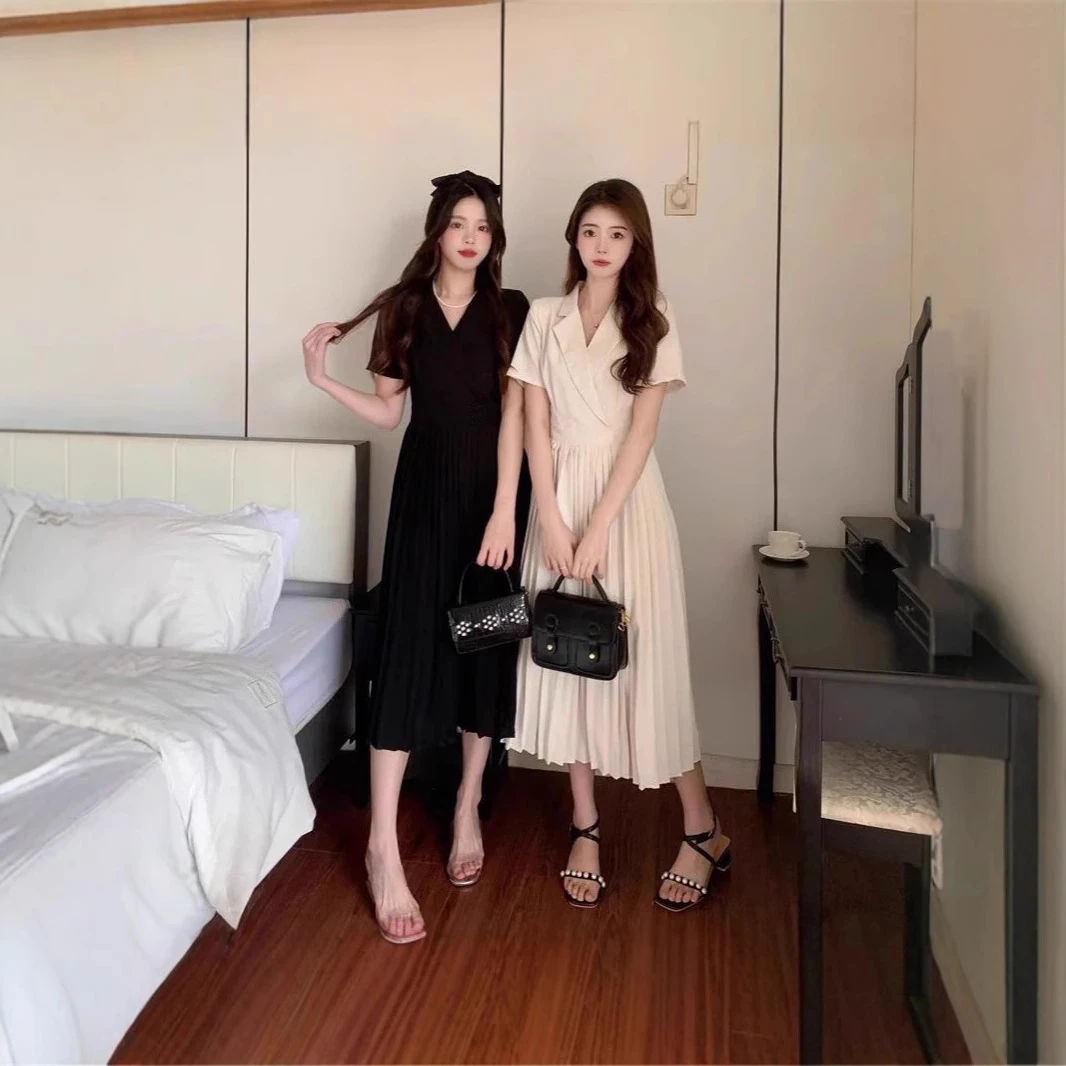 短袖气质西装领连衣裙夏季新款显瘦百褶裙高级感小黑裙短款裙子女