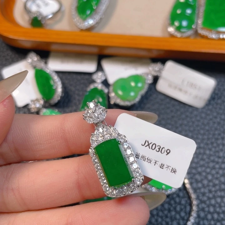 【闪购商品】翡翠银S925镶嵌颈饰我****麻翡翠