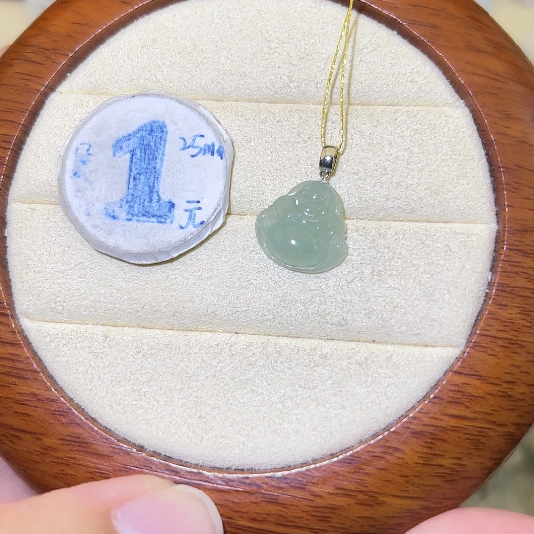 翡翠18K金镶嵌颈饰佛公