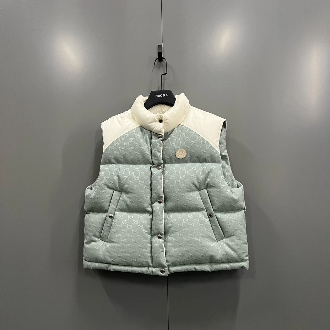 99新 GUCCI/古驰 h825  拼色GG满印羽绒马甲 44码 013327