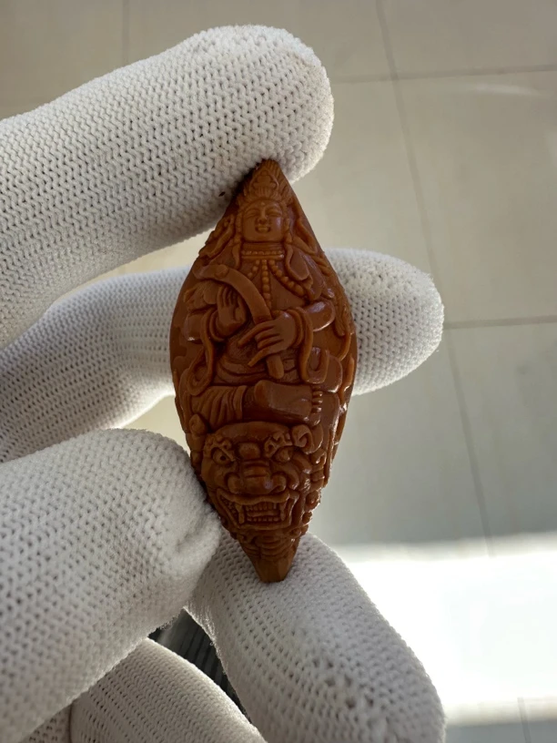 纯手工雕刻，2.2橄榄核，文殊菩萨。