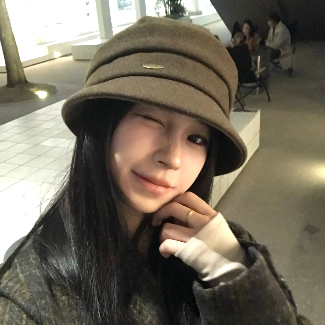 大头星球冬季大头围显脸小氛围感黑色冷帽秋冬加大麂皮绒渔夫帽子