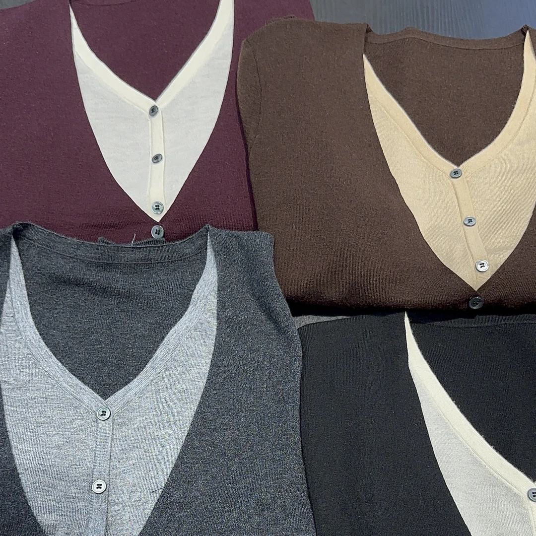 长袖宽松型针织V领秋季针织衫假两件