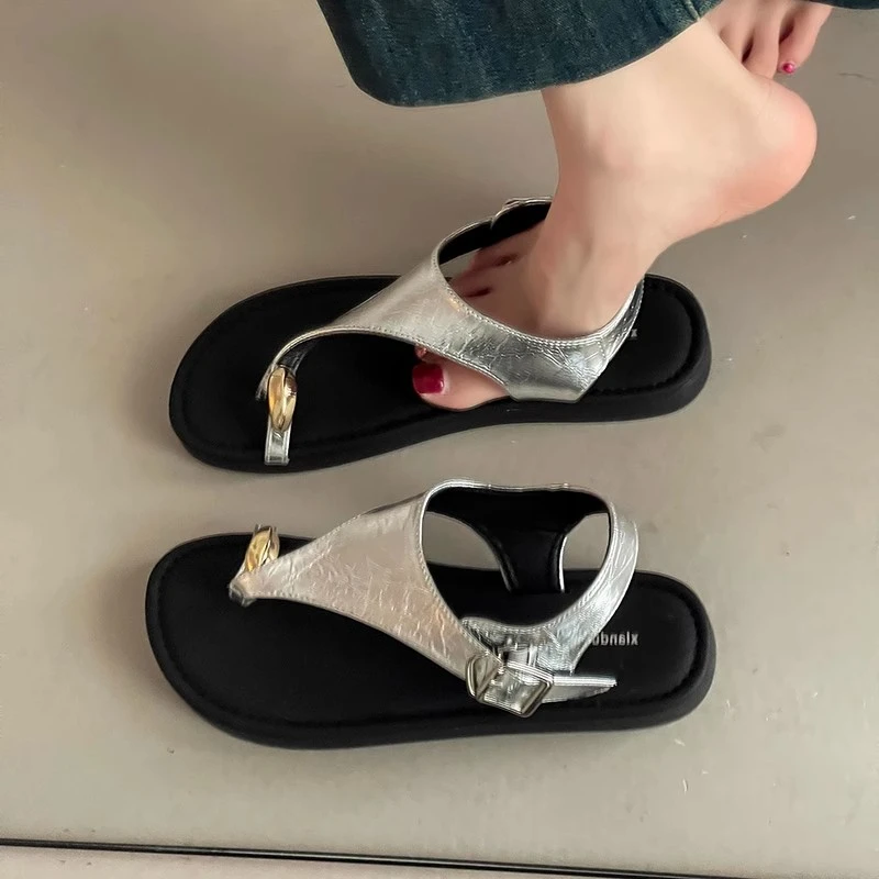 厚底套趾凉鞋女款2025新款夏季百搭休闲沙滩鞋子配裙子夹趾罗马鞋