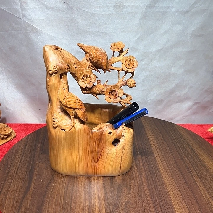 人***耳柏木（崖柏）崖柏手工雕刻笔筒