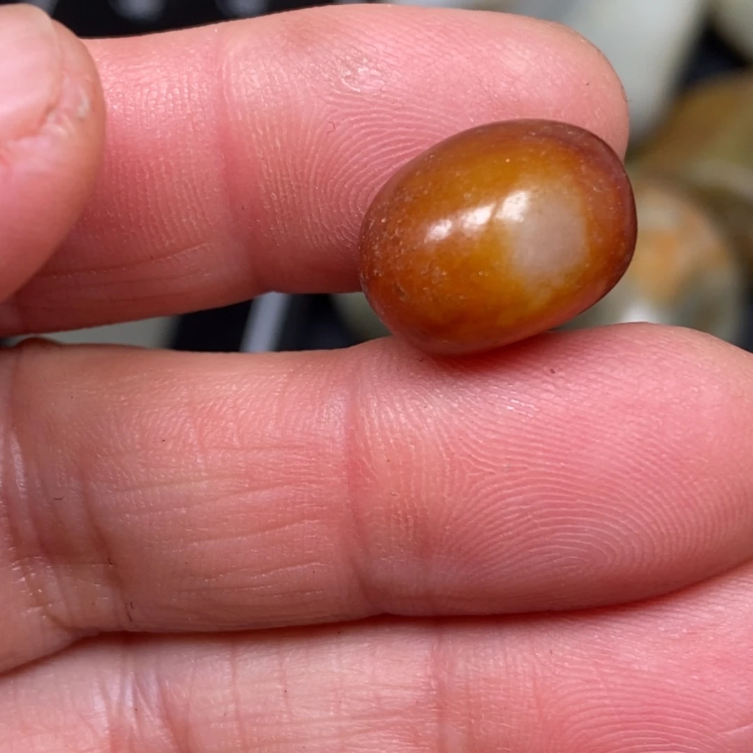 透闪石质玉挂件未镶嵌