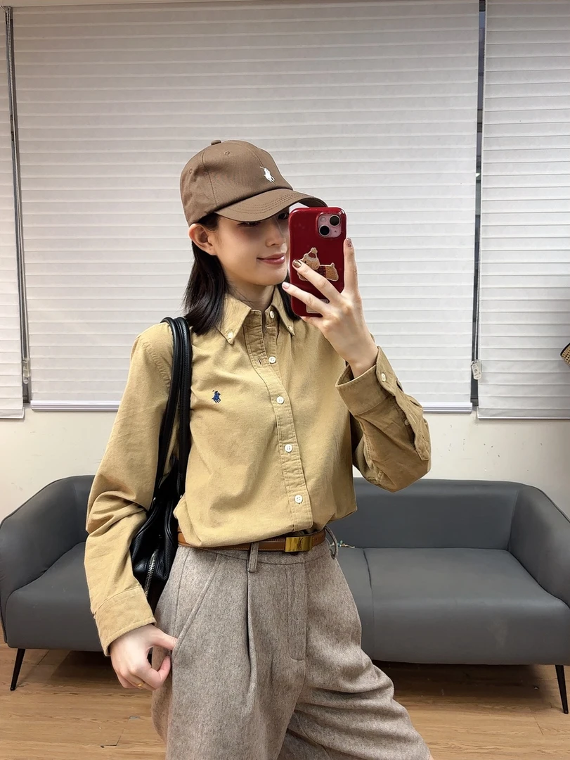 卡其色灯芯绒条纹翻领刺绣单排扣休闲长袖衬衫