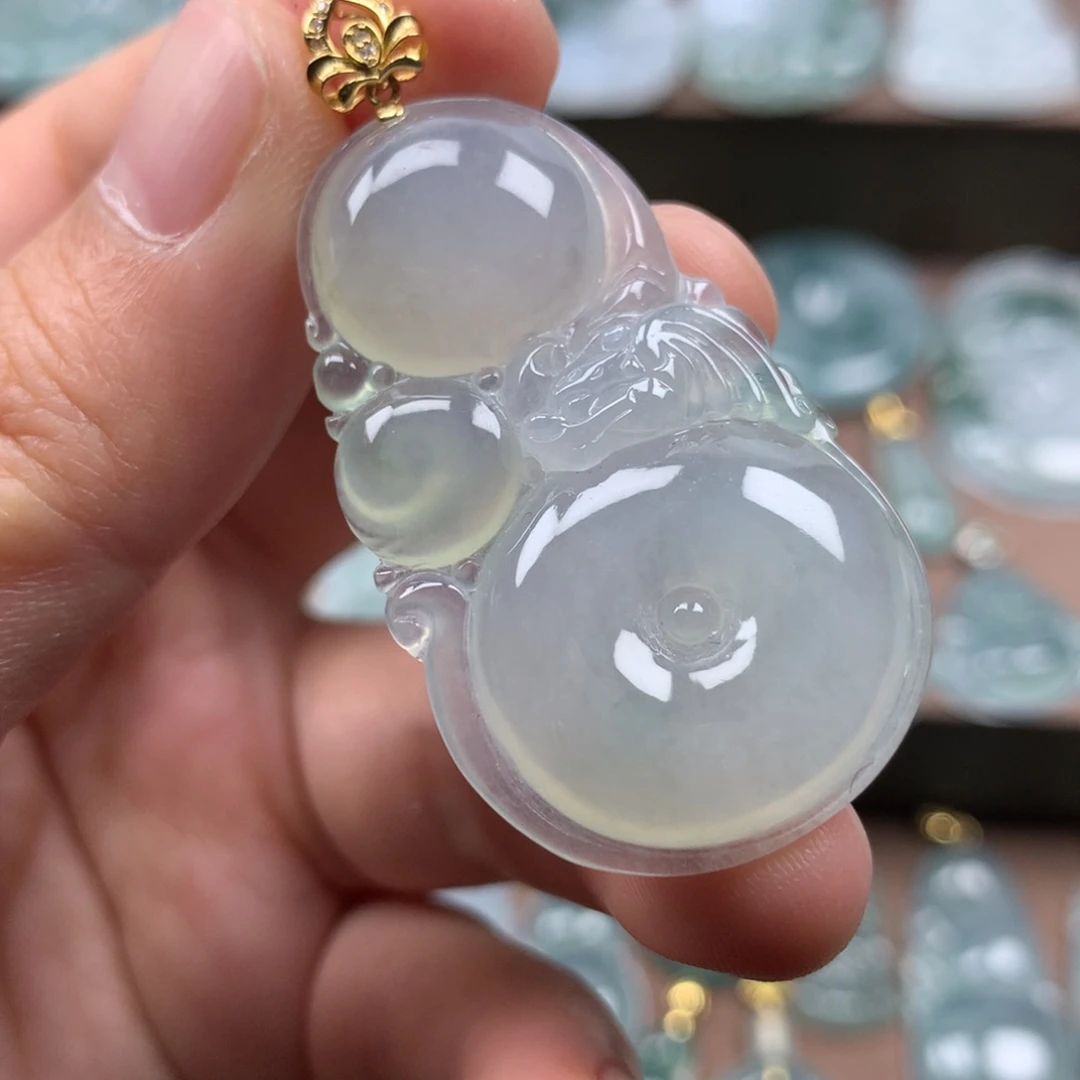 颈饰18K金镶嵌翡翠天然翡翠