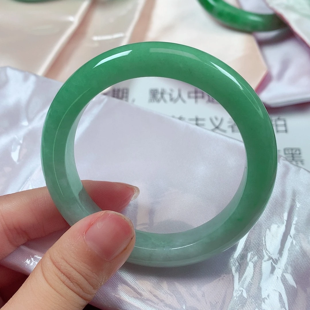 翡翠未镶嵌手镯1532