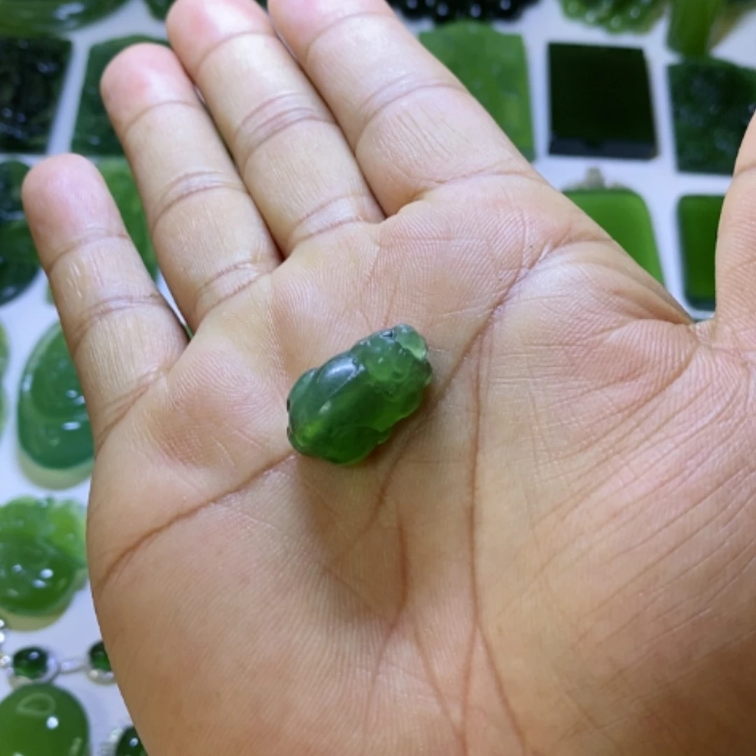 【闪购商品】蛇纹石玉颈饰未镶嵌