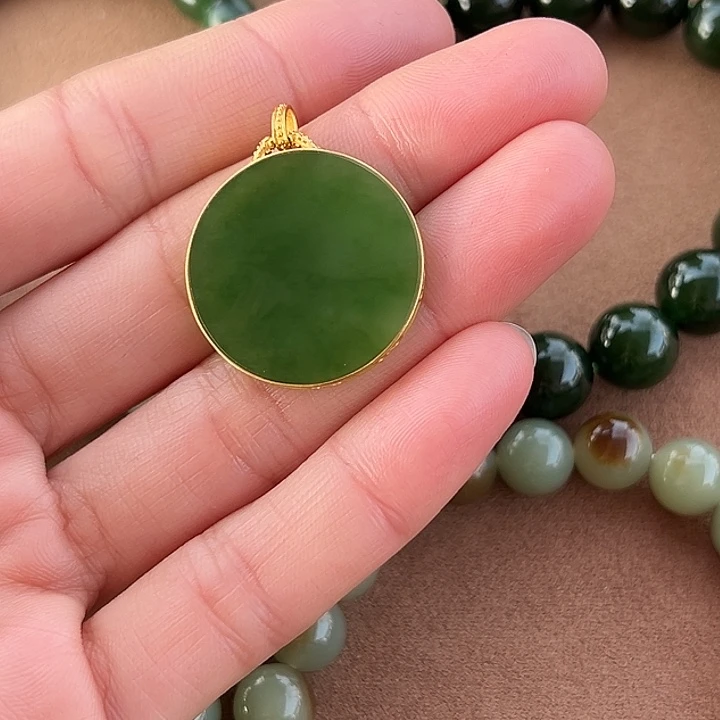 和田玉18K金镶嵌颈饰