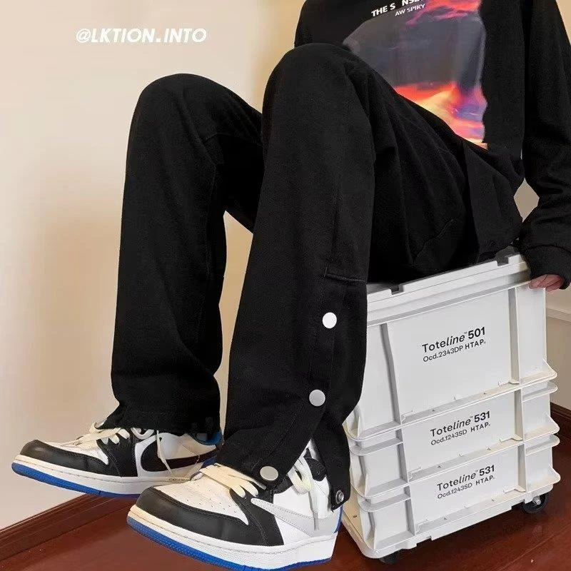 设计感排扣牛仔裤男春秋新款高街潮流休闲裤黑色痞帅直筒开叉长裤