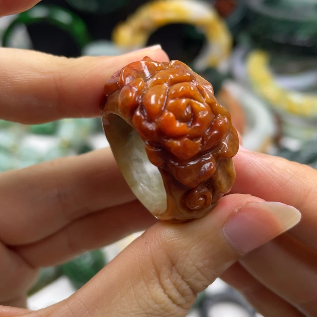 九****颈饰未镶嵌翡翠牌子