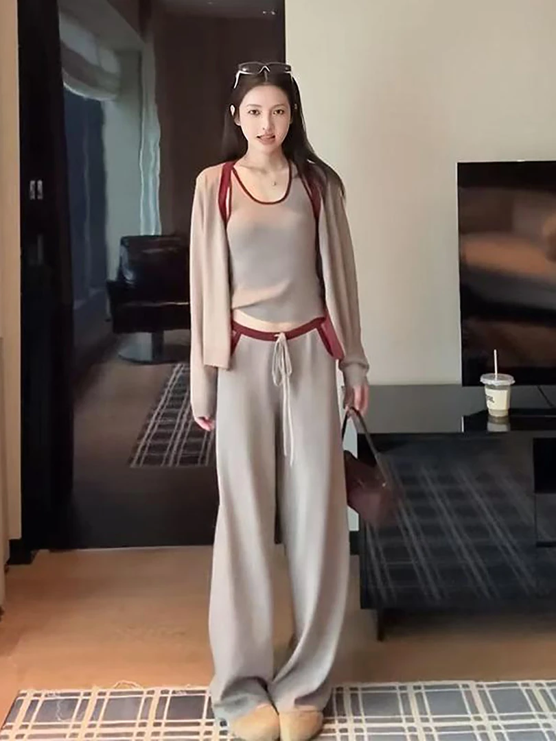 早秋季设计感独特撞色气质减龄针织开衫修身背心百搭休闲裤三件套