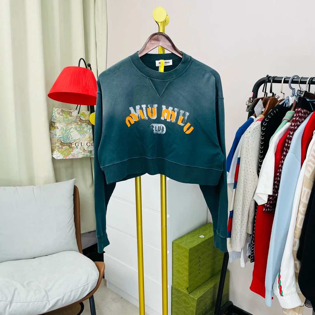 99新 MIU MIU/缪缪 水洗灰胸前大logo卫衣 S码