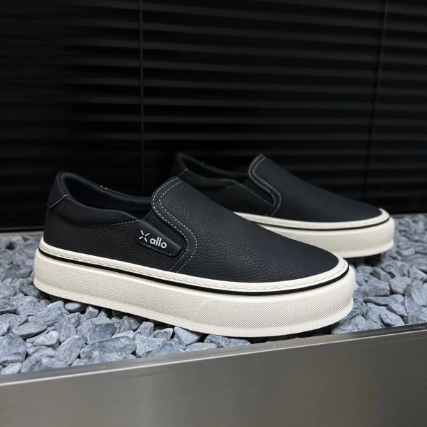 2025秋季新款男款鞋子一脚蹬百搭时尚哑光透气板鞋干净感痞帅男鞋