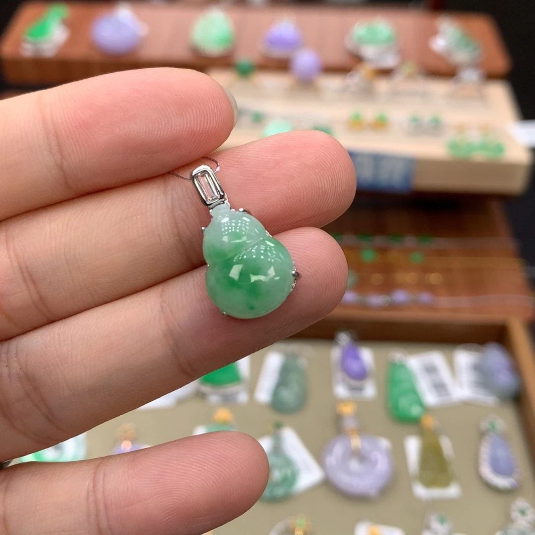 1***8翡翠未镶嵌吊坠(不含链)