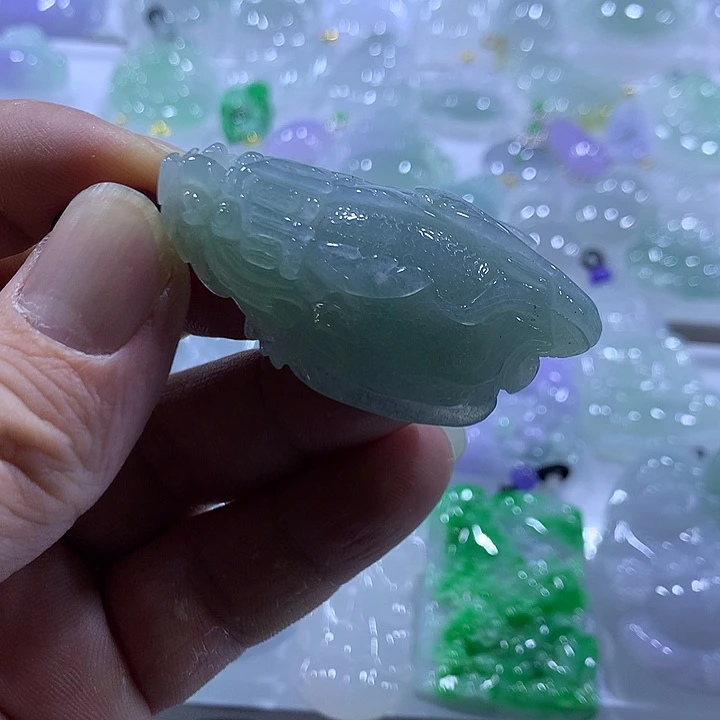 翡翠未镶嵌颈饰天然翡翠A货吊坠