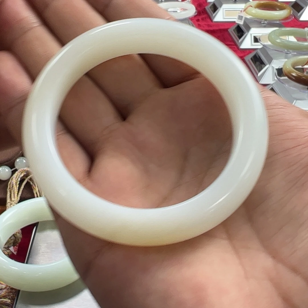 输***赢和田玉未镶嵌手镯