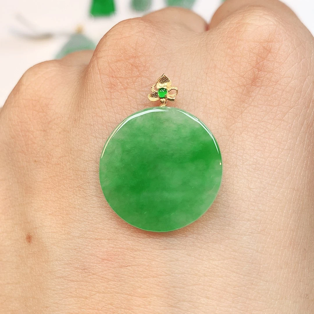 翡翠18K金镶嵌颈饰