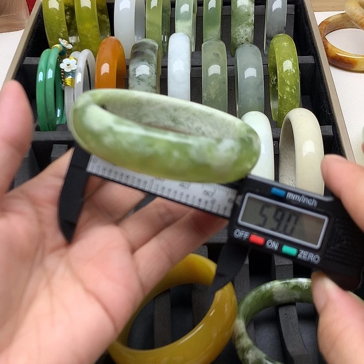 合金蛇纹石玉手镯