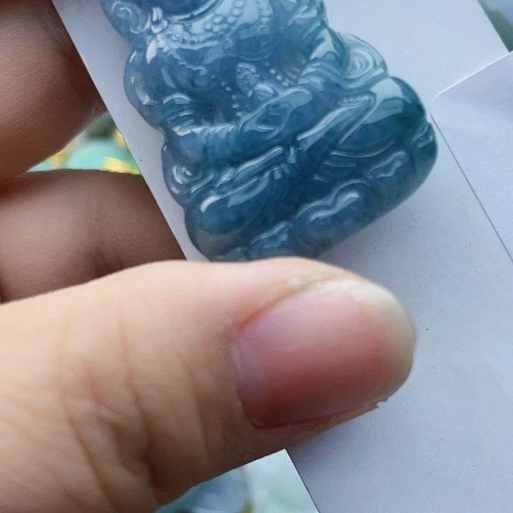 翡翠未镶嵌颈饰好