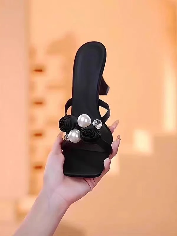 超火外穿凉拖鞋女2025新款夏季绝美方头粗跟珍珠花朵高跟凉鞋