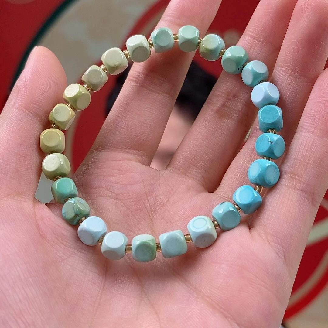 绿松石未镶嵌珠宝奇石