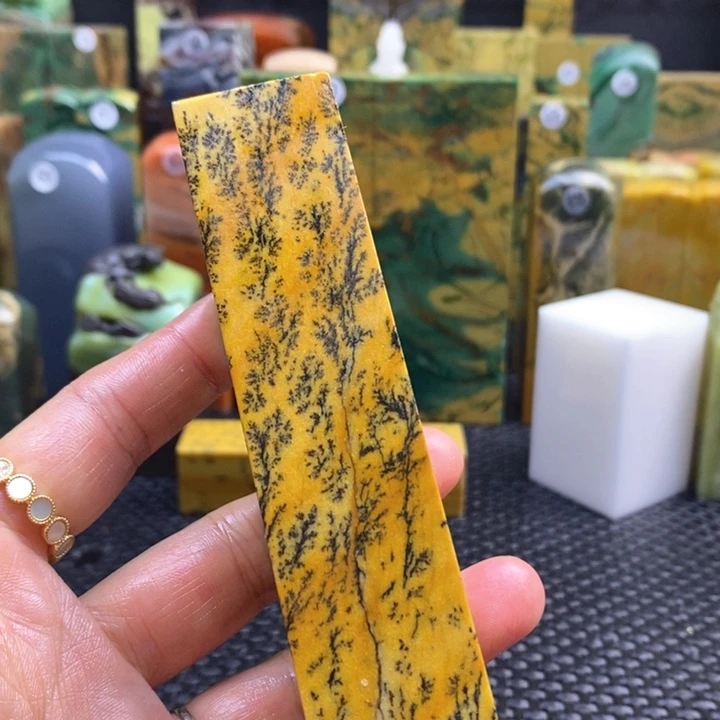 四川石闲**鹤青田石印章石