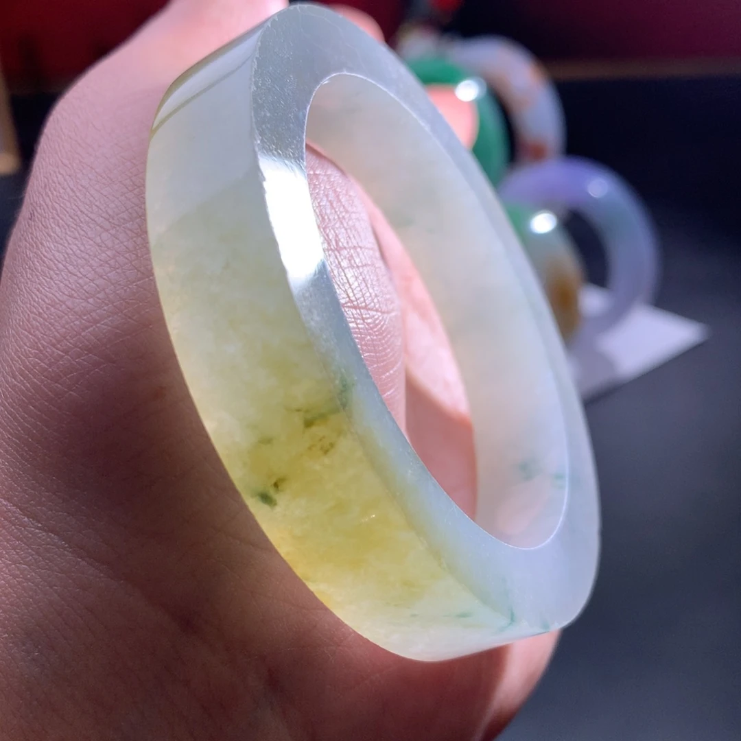 定制翡翠未镶嵌翡翠手镯