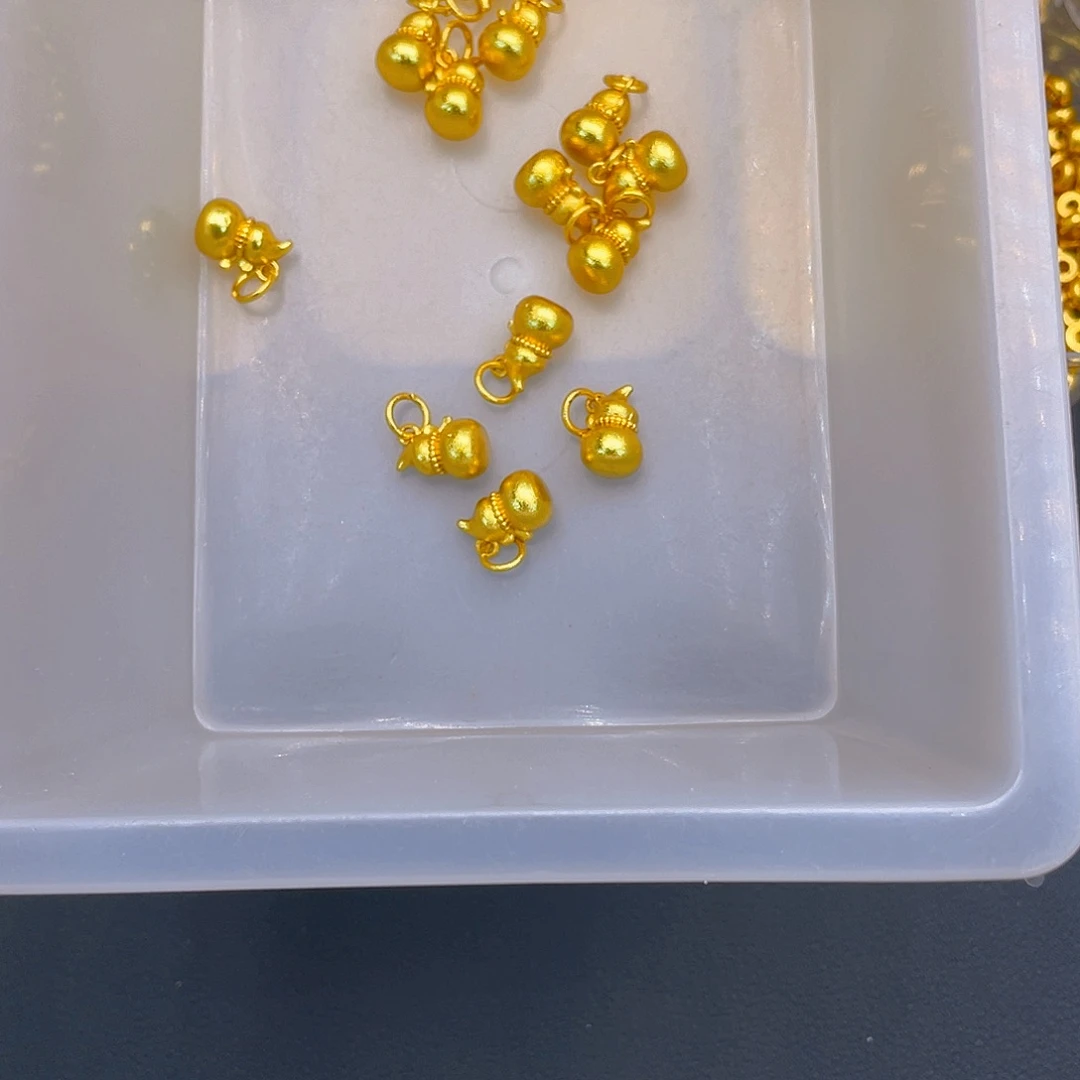 锆石铜合金纯色小葫芦吊坠1个