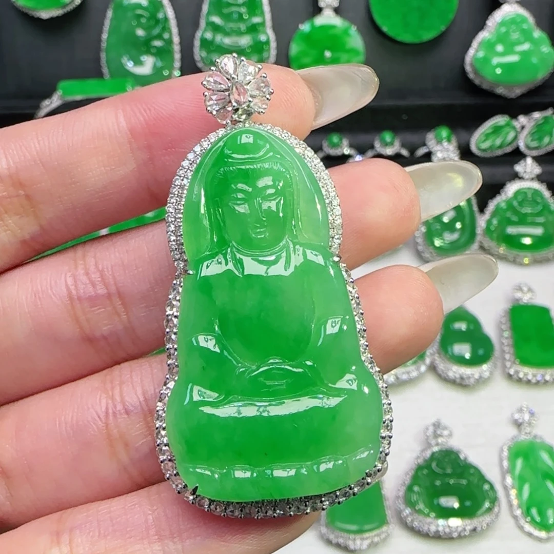 翡翠18K金镶嵌颈饰