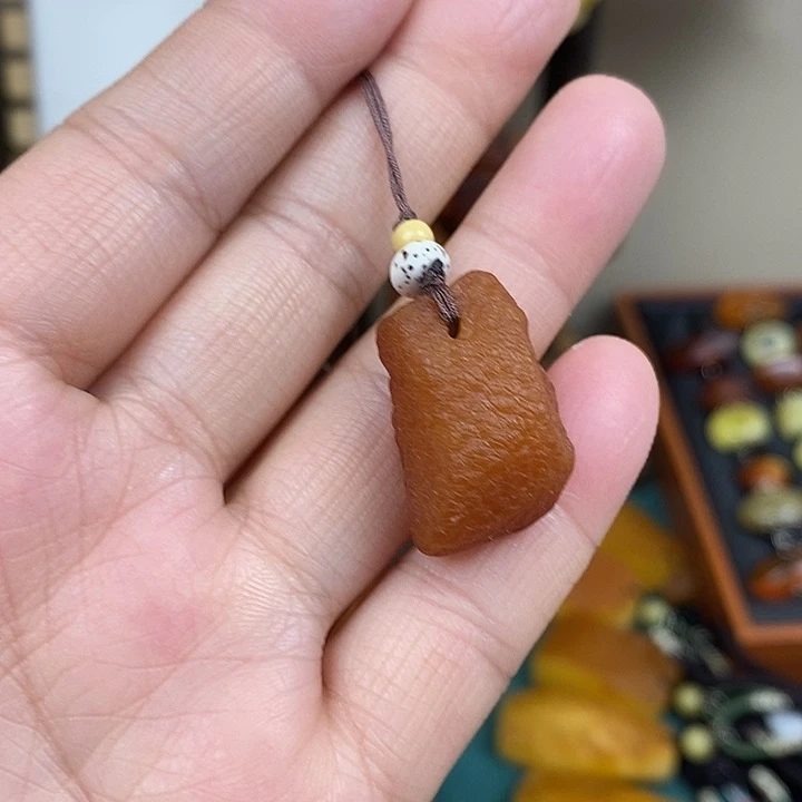 琥珀未镶嵌颈饰手机坠