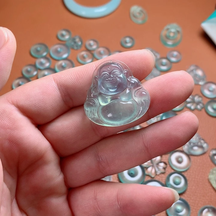 三***忆蛇纹石玉未镶嵌吊坠