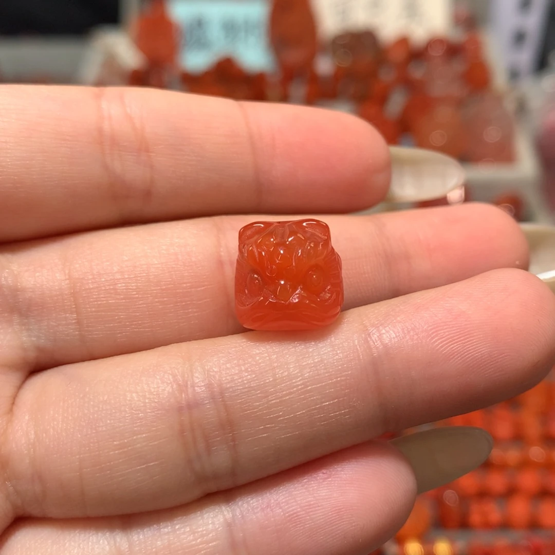 【闪购商品】未镶嵌醒狮南红玛瑙